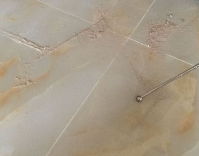 隆子瓷砖空鼓维修公司分享粘合剂选择不当在瓷砖铺贴过程中可能导致以下问题